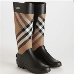 ☂️ BURBERRY Rain Boots - make an offer!
